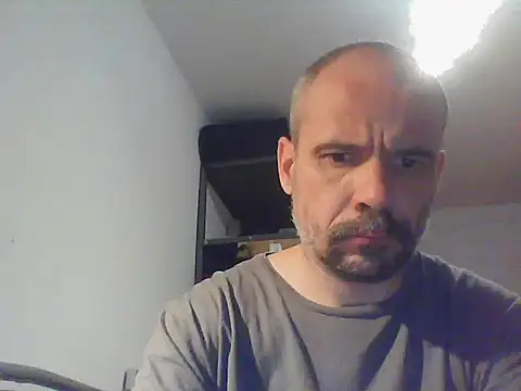 Snapshot of Franc113 chatting on 12.17.25 Franc113 online show from 12.17.25