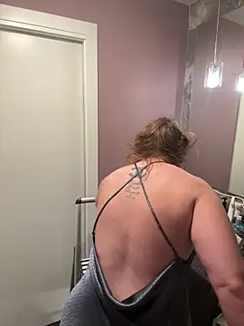 GingerSnap33 online show from 12.15.24