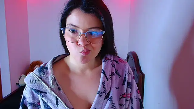 Snapshot of juli05star20 chatting on 11.05.25 juli05star20 online show from 11.05.25