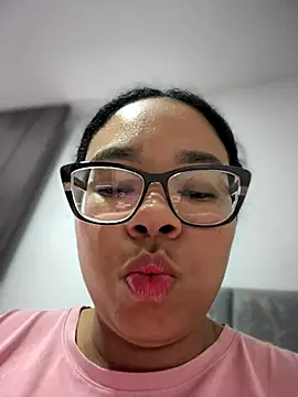 XMara online show from 10.20.25