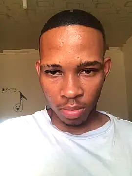 Snapshot of MixedItem chatting on 10.24.25 MixedItem online show from 10.24.25