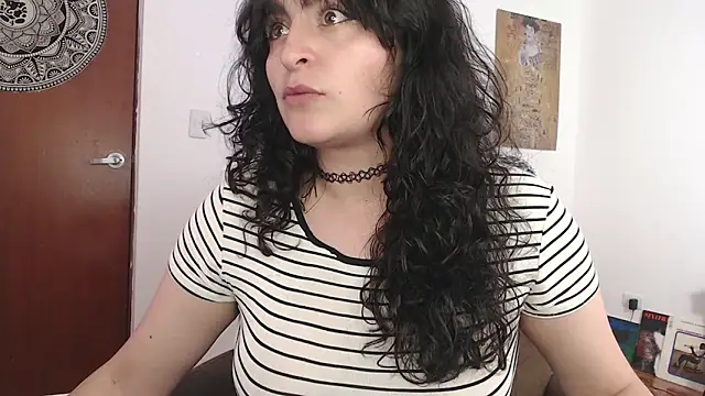 Snapshot of Marci_owo chatting on 02.05.25 Marci owo online show from 02.05.25