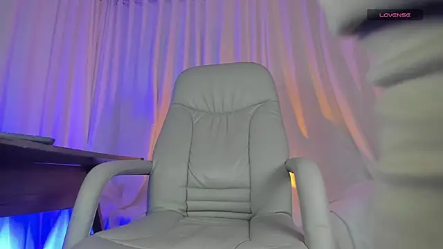 Snapshot of matt_benji chatting on 03.19.25 matt benji online show from 03.19.25