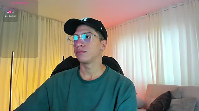 Snapshot of matt_benji chatting on 09.09.25 matt benji online show from 09.09.25