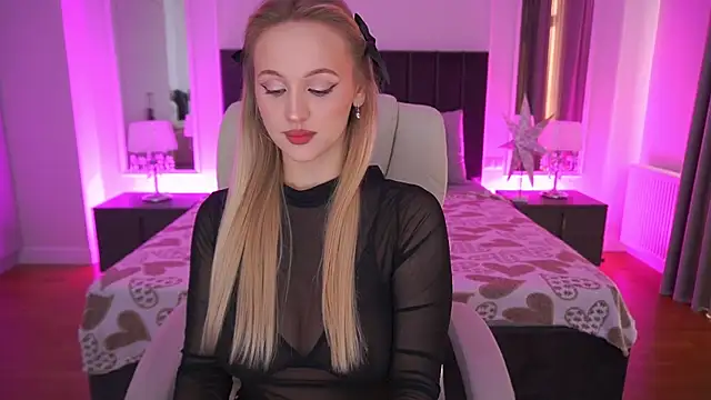 LylaYeess online show from 04.08.26