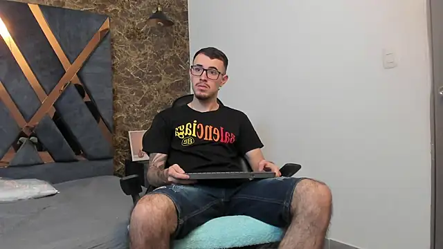 Snapshot of CodyWalkerR chatting on 01.28.25 CodyWalkerR online show from 01.28.25