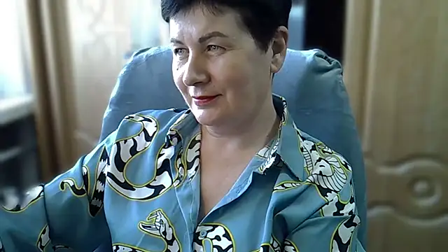 Snapshot of NicoleOlla chatting on 02.04.25 NicoleOlla online show from 02.04.25