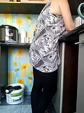 Snapshot of NicoleOlla chatting on 02.16.25 NicoleOlla online show from 02.16.25