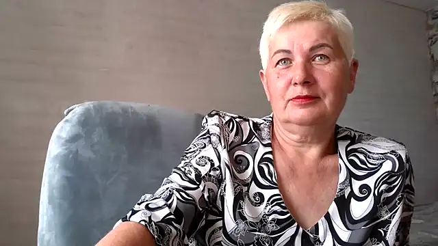 Snapshot of NicoleOlla chatting on 09.09.25 NicoleOlla online show from 09.09.25