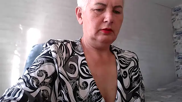 Snapshot of NicoleOlla chatting on 09.16.25 NicoleOlla online show from 09.16.25