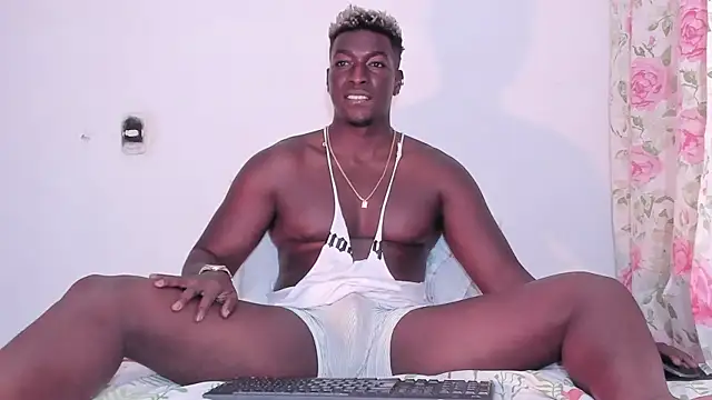 Snapshot of michaell_james7 chatting on 12.30.24 michaell james7 online show from 12.30.24