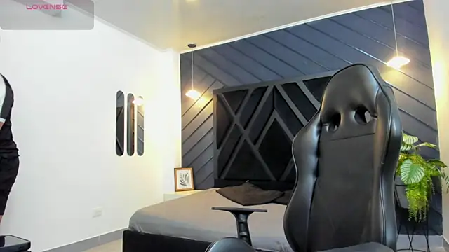 Liam Kleiin online show from 10.21.25