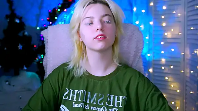 Snapshot of RocKStone_ chatting on 01.14.25 RocKStone online show from 01.14.25