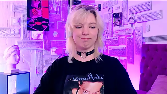 Snapshot of RocKStone_ chatting on 03.09.25 RocKStone online show from 03.09.25