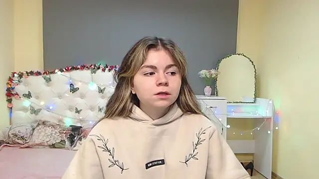 TinaRedly online show from 02.18.26