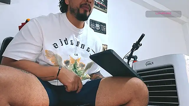 Snapshot of SilvaBranko chatting on 02.13.26 SilvaBranko online show from 02.13.26