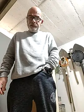 Snapshot of bottomhairy chatting on 02.11.26 bottomhairy online show from 02.11.26