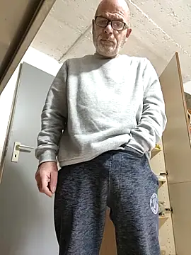 Snapshot of bottomhairy chatting on 02.23.26 bottomhairy online show from 02.23.26