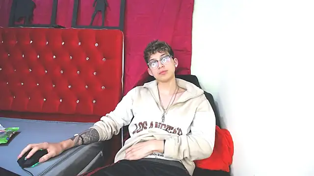 Snapshot of _Thomas_hot_ chatting on 02.11.25 Thomas hot online show from 02.11.25