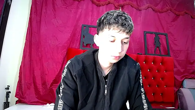 Snapshot of _Thomas_hot_ chatting on 03.12.25 Thomas hot online show from 03.12.25