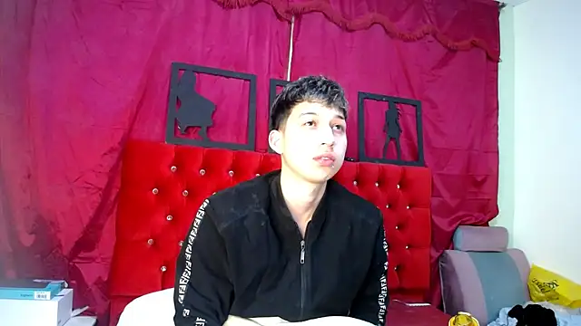 Snapshot of _Thomas_hot_ chatting on 03.18.25 Thomas hot online show from 03.18.25