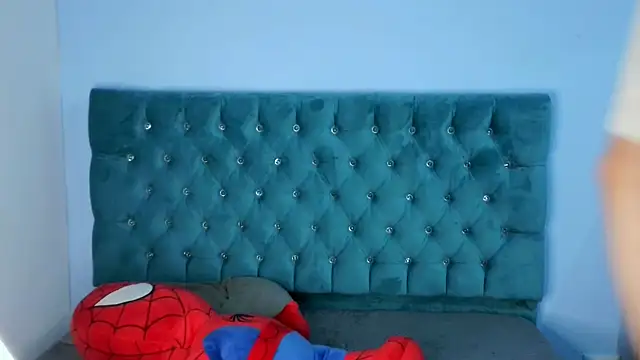  Thomas hot  online show from 12.18.25