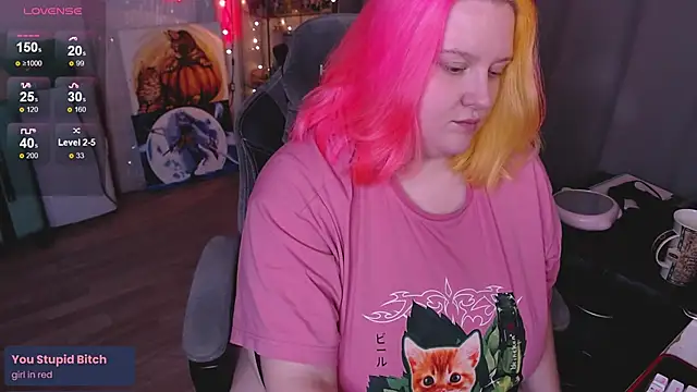 Snapshot of lissamuff chatting on 11.20.25 lissamuff online show from 11.20.25