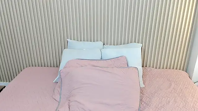 charlottebrowns  online show from 04.06.26