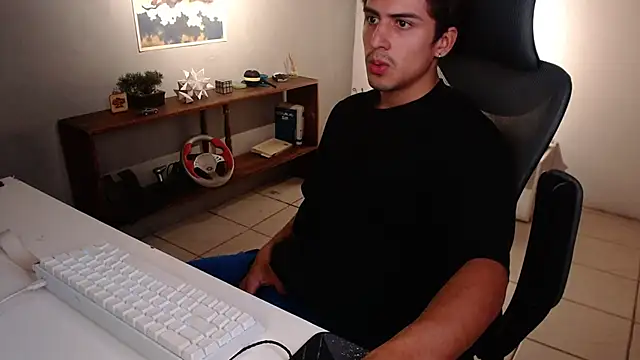 Snapshot of Thieves9 chatting on 02.01.26 Thieves9 online show from 02.01.26