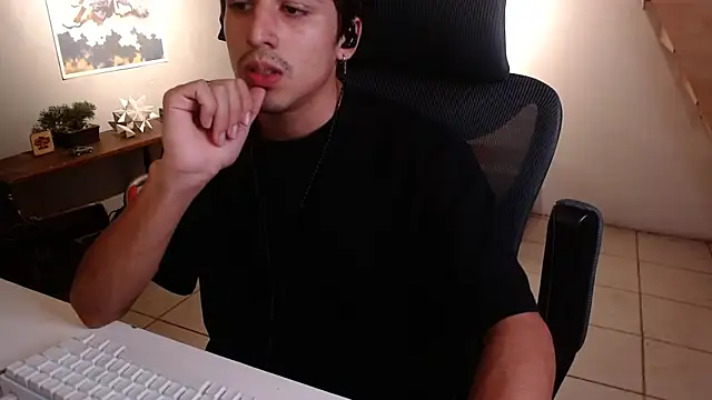 Snapshot of Thieves9 chatting on 02.12.26 Thieves9 online show from 02.12.26