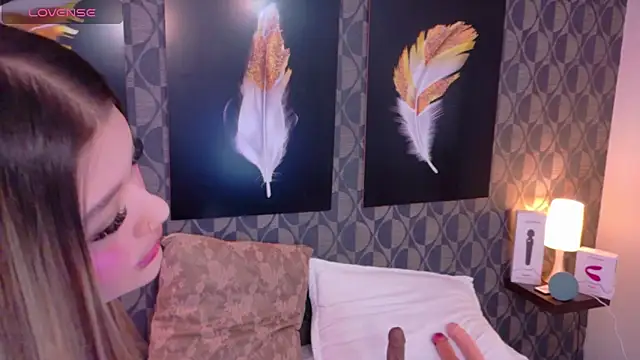 SharomRoss online show from 02.22.25