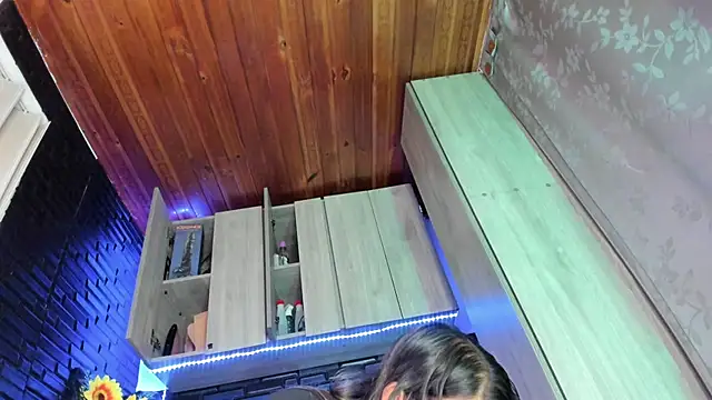 LaureenHills online show from 10.03.25