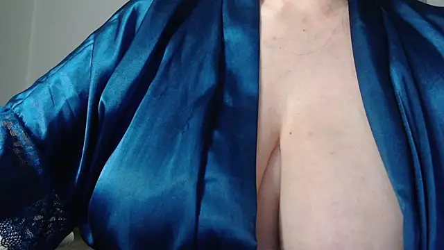 missdaniels online show from 10.11.25