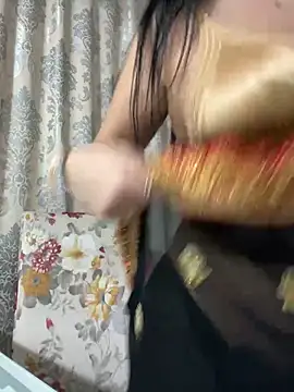 Snapshot of _adelle chatting on 02.01.25 adelle online show from 02.01.25