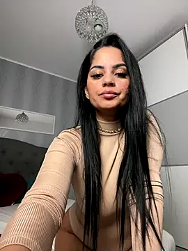 Snapshot of _adelle chatting on 11.19.25 adelle online show from 11.19.25