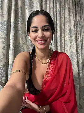 Snapshot of _adelle chatting on 11.29.25 adelle online show from 11.29.25