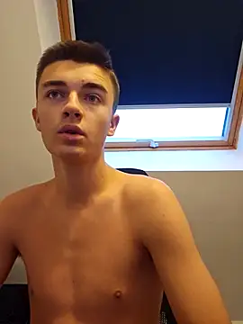 Snapshot of yanisyanisss chatting on 12.20.25 yanisyanisss online show from 12.20.25