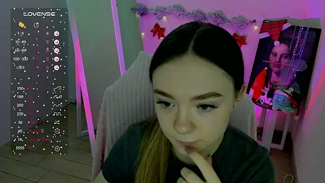 Snapshot of Florence_meow chatting on 12.29.24 Florence meow online show from 12.29.24