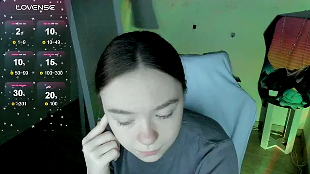 Snapshot of Florence_meow chatting on 10.04.25 Florence meow online show from 10.04.25