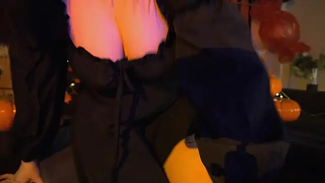 ELLIEJAY online show from 10.31.25