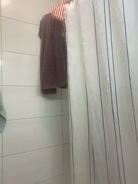 Snapshot of Elrubiolargo chatting on 12.25.24 Elrubiolargo online show from 12.25.24