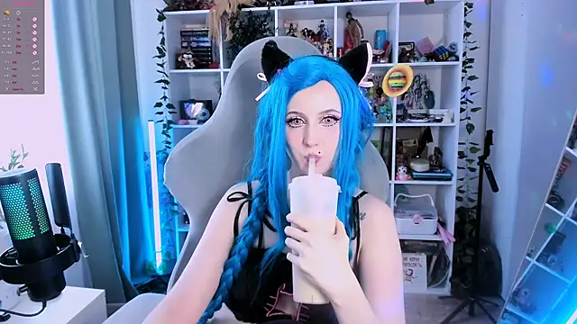 Snapshot of ohclementine chatting on 11.24.25 ohclementine online show from 11.24.25