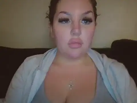 Snapshot of magical_mia chatting on 03.15.25 magical mia online show from 03.15.25