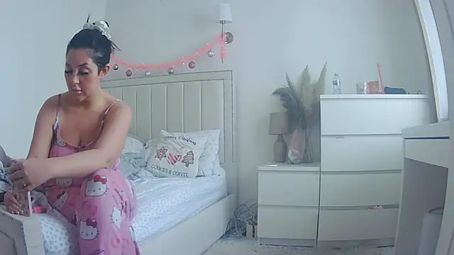 magical mia online show from 12.22.25