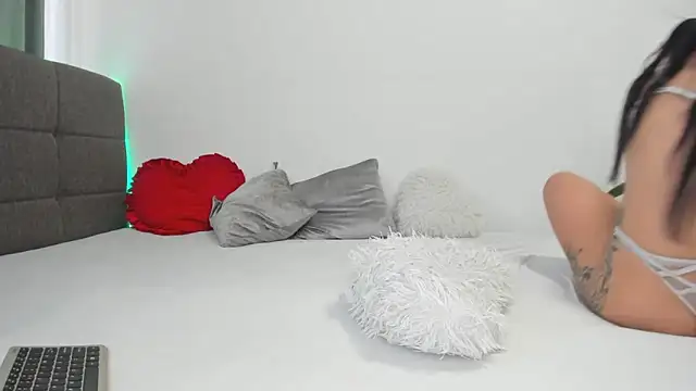 AlenaBay online show from 05.18.26