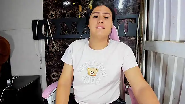 Snapshot of blonde_girl01 chatting on 01.09.25 blonde girl01 online show from 01.09.25