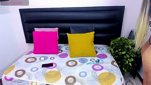 Snapshot of blonde_girl01 chatting on 03.07.25 blonde girl01 online show from 03.07.25