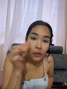 Snapshot of Alexsa_V chatting on 10.17.25 Alexsa V online show from 10.17.25