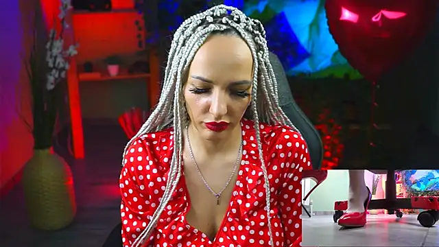 MonicaMaxwel online show from 02.13.25