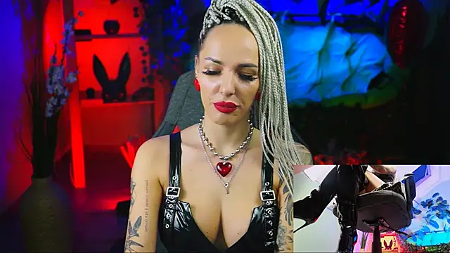 MonicaMaxwel online show from 02.19.25